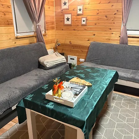 Bez Adresu I Sąsiadów *